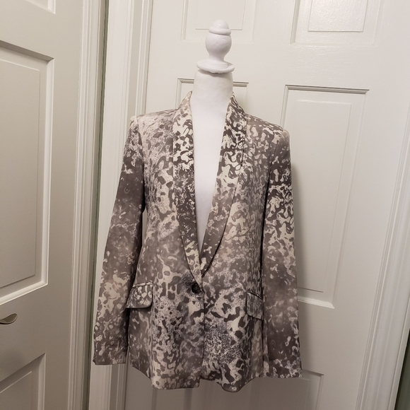Truth And Pride Animal Print Silk Blazer Size Medium, Stylish, Business Casual - Picture 1 of 12